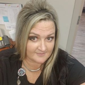 Meet your Posher, Lorrie